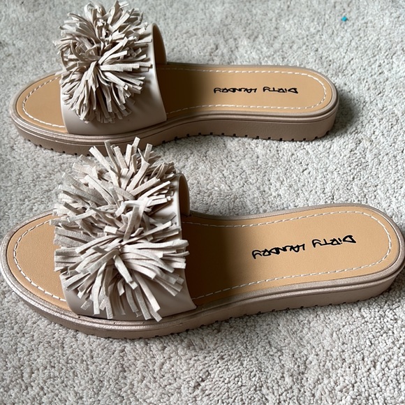 Pom Pom Beige Sandals - Picture 3 of 4
